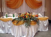 оформление свадебных залов,  декорирование тканями и живыми цветами