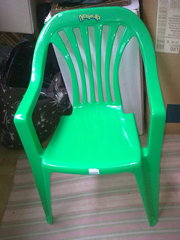 продаю детский стульчик салатового цвета(новый). материал  пластиковый 
