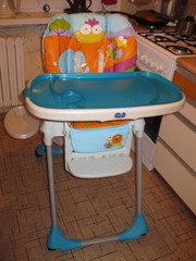 Детский стульчик для кормления CHICCO POLLY 2 в 1 safari (4 колеса)