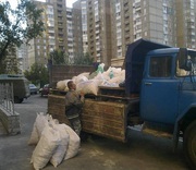 Вывоз мусора машиной 5 тонн,  грузчики,  оперативно.