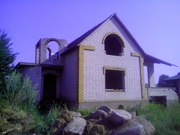 г.п. Плещеницы кирпичный дом(10х11),  недостроенный(коробка под крышей)