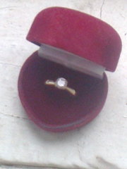 Продам кольцо женское с камнем