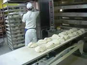 Работник на вспомогательные роботы на пекарне в Чехии